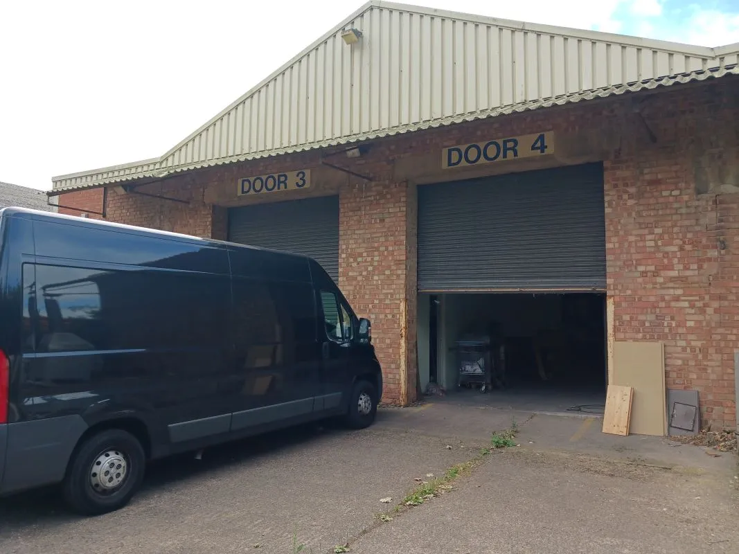 Freehold Vacant Detached Industrial Unit And Yard (16,000 sq.ft)