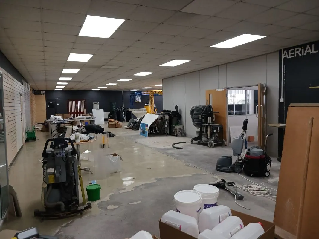 Freehold Vacant Detached Industrial Unit And Yard (16,000 sq.ft)
