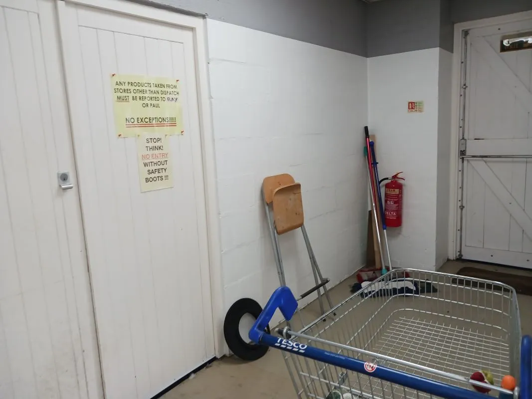 Freehold Vacant Detached Industrial Unit And Yard (16,000 sq.ft)