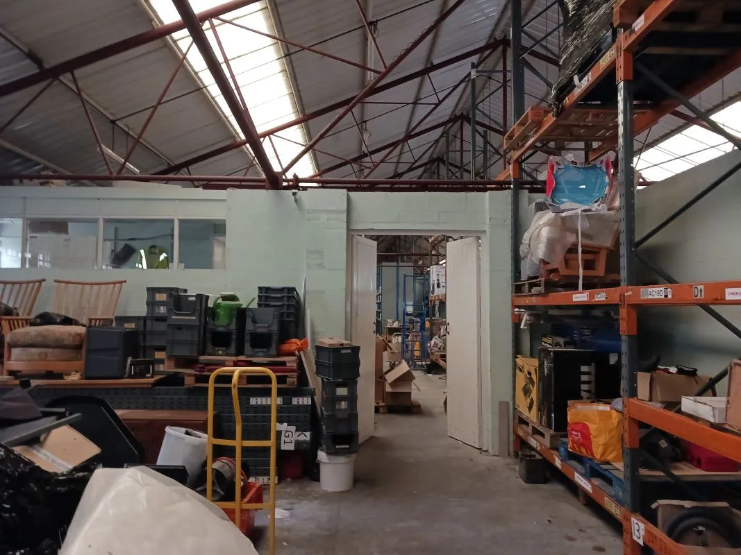 Freehold Vacant Detached Industrial Unit And Yard (16,000 sq.ft)