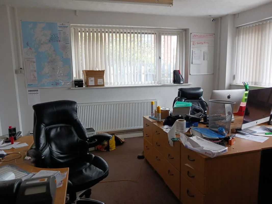 Freehold Vacant Detached Industrial Unit And Yard (16,000 sq.ft)
