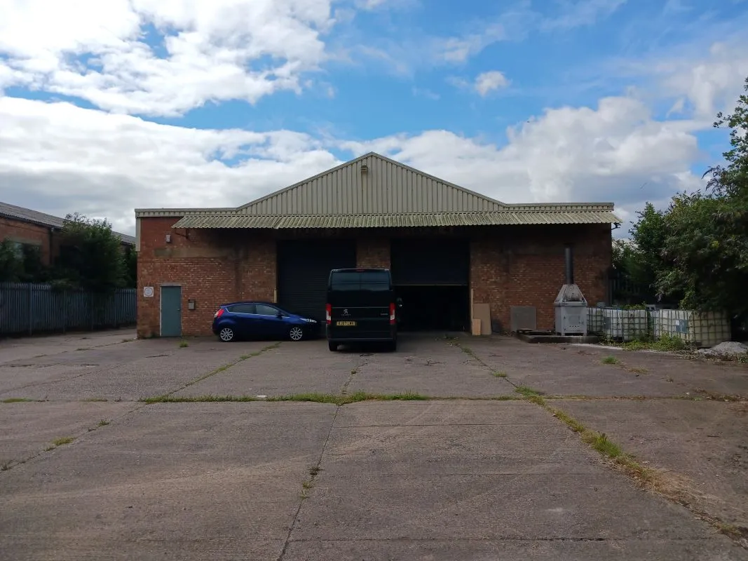 Freehold Vacant Detached Industrial Unit And Yard (16,000 sq.ft)
