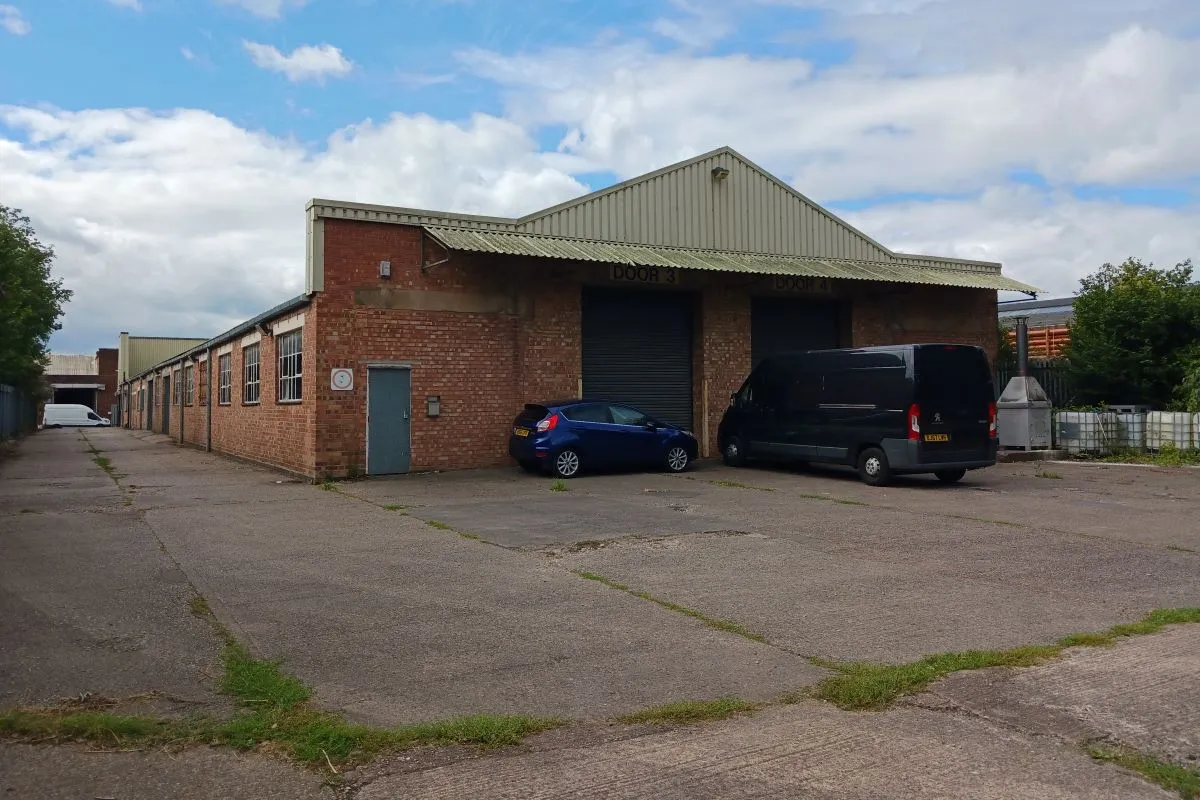 Freehold Vacant Detached Industrial Unit And Yard (16,000 sq.ft)