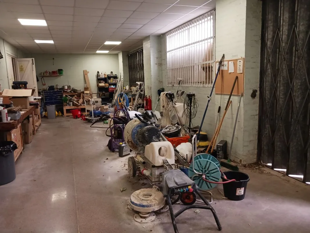 Freehold Vacant Detached Industrial Unit And Yard (16,000 sq.ft)