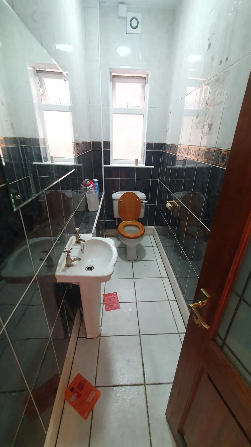 Freehold Investment – Substantial Semi-Detached House let as a 9 Bedroom HMO.