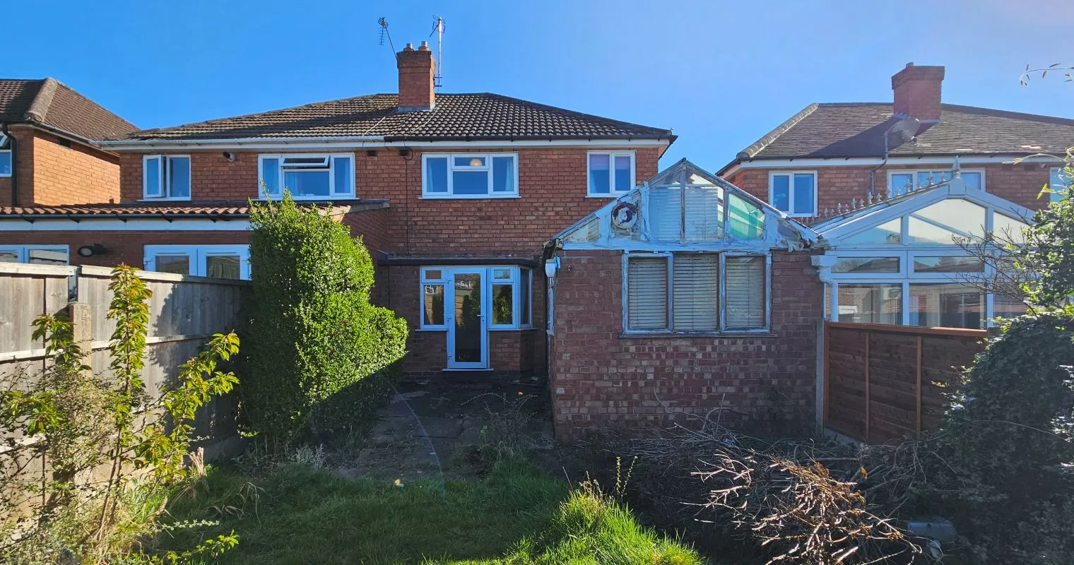 Freehold Vacant Semi-Detached House with Three Bedrooms