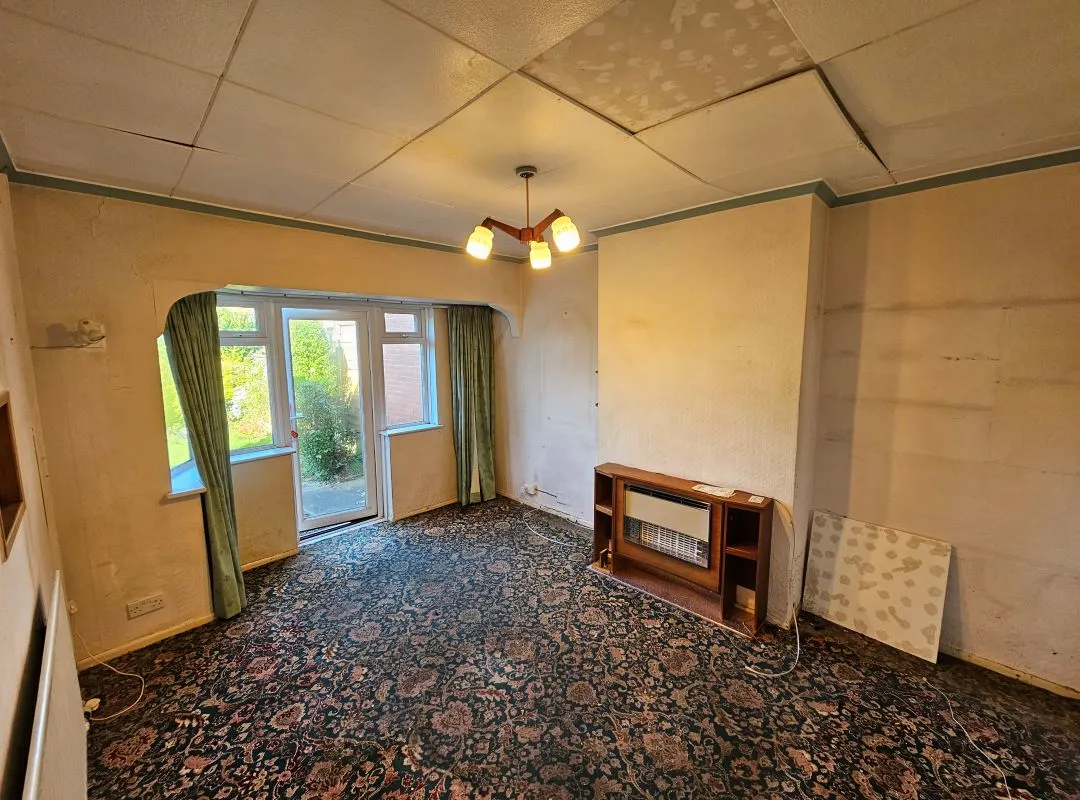 Freehold Vacant Semi-Detached House with Three Bedrooms