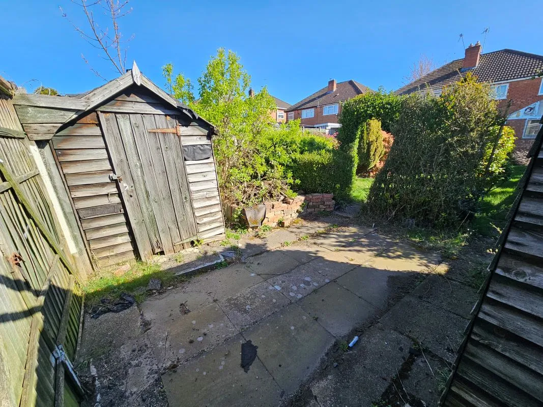 Freehold Vacant Semi-Detached House with Three Bedrooms