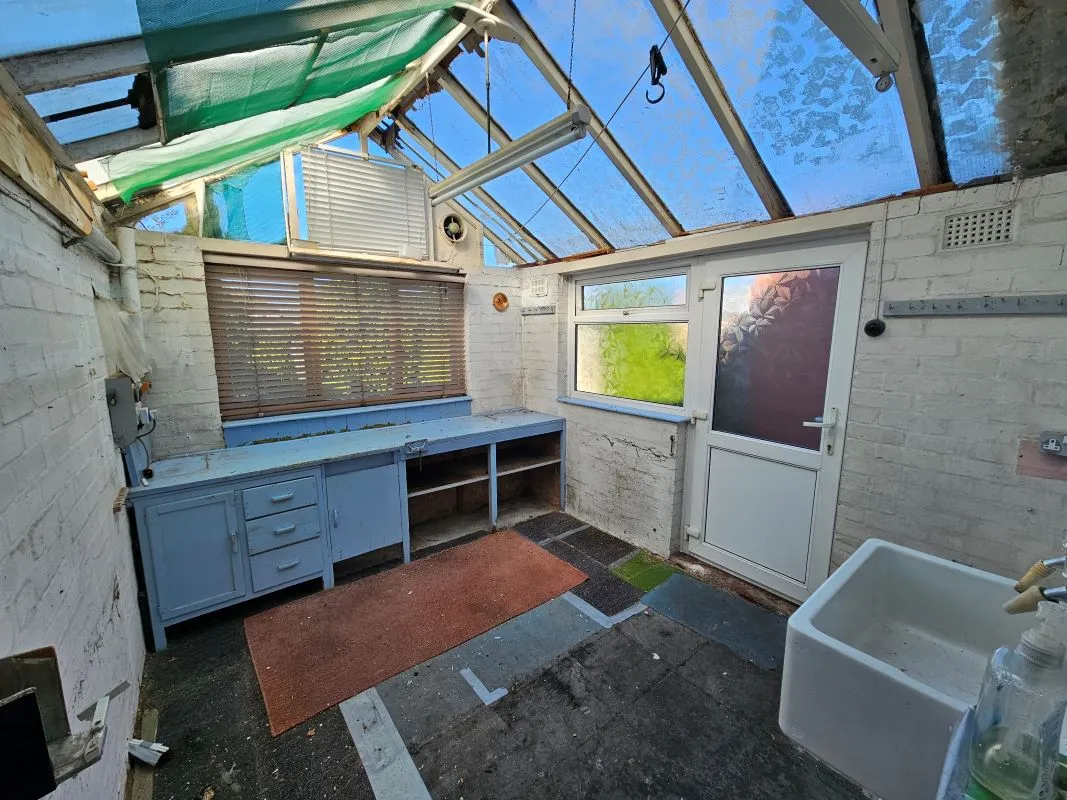 Freehold Vacant Semi-Detached House with Three Bedrooms