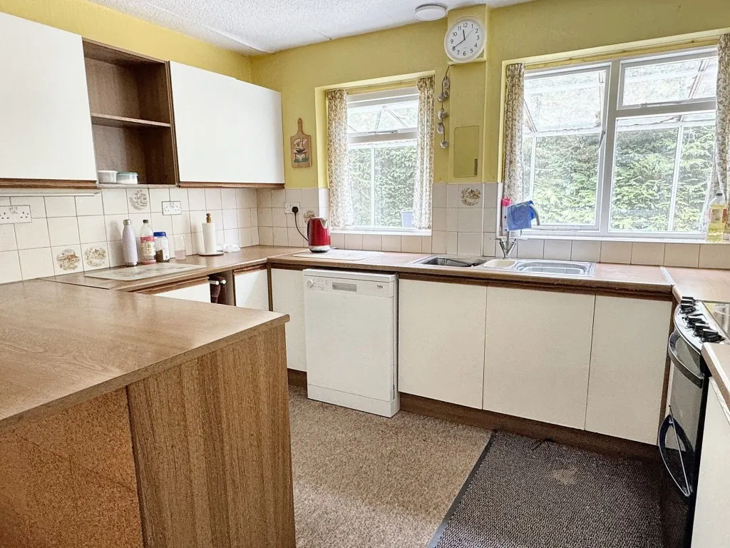 Chaingate Lane, Iron Acton, BS37
