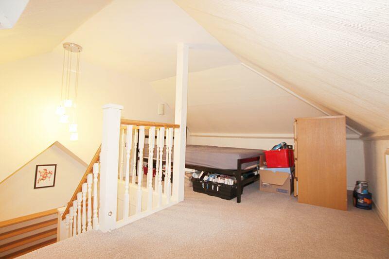 4 bed Semi-Detached
