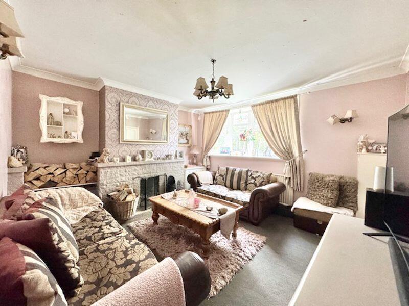 4 bed Detached