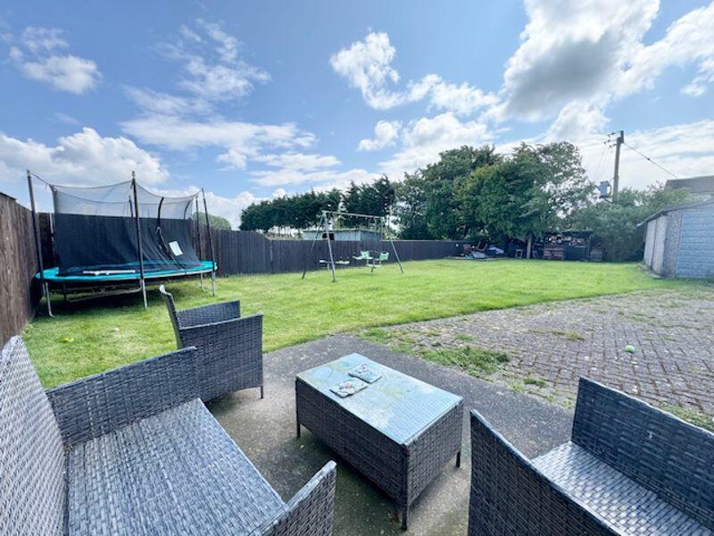 4 bed Detached
