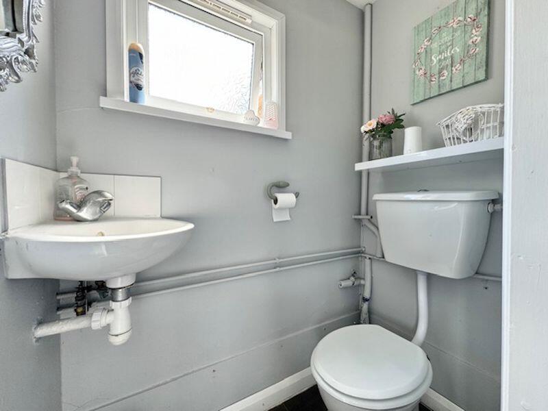 4 bed Detached
