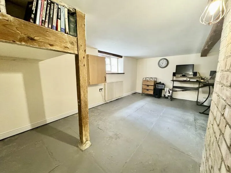 4 bed Character Property