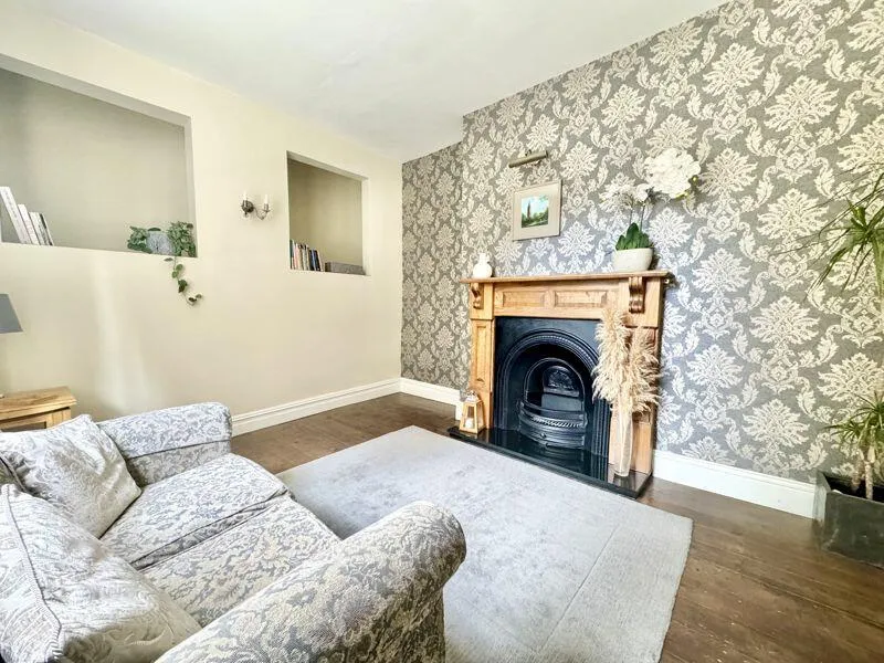 4 bed Character Property