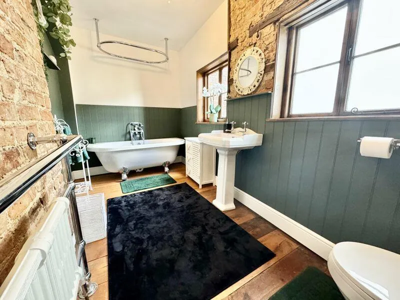 4 bed Character Property