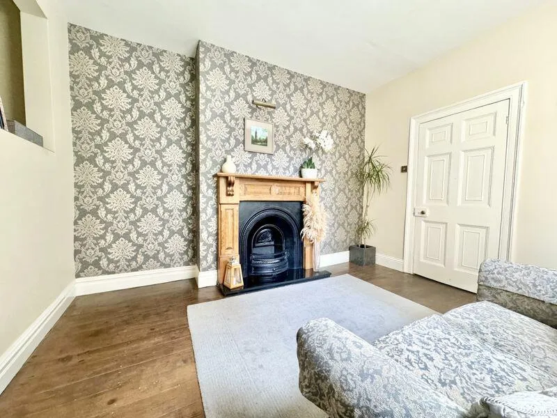 4 bed Character Property