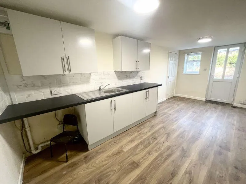 2 bed Commercial Property