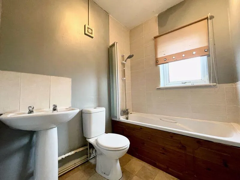 2 bed Commercial Property