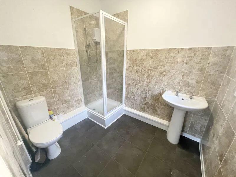 2 bed Commercial Property