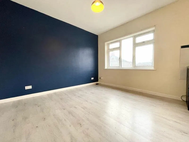 2 bed Commercial Property