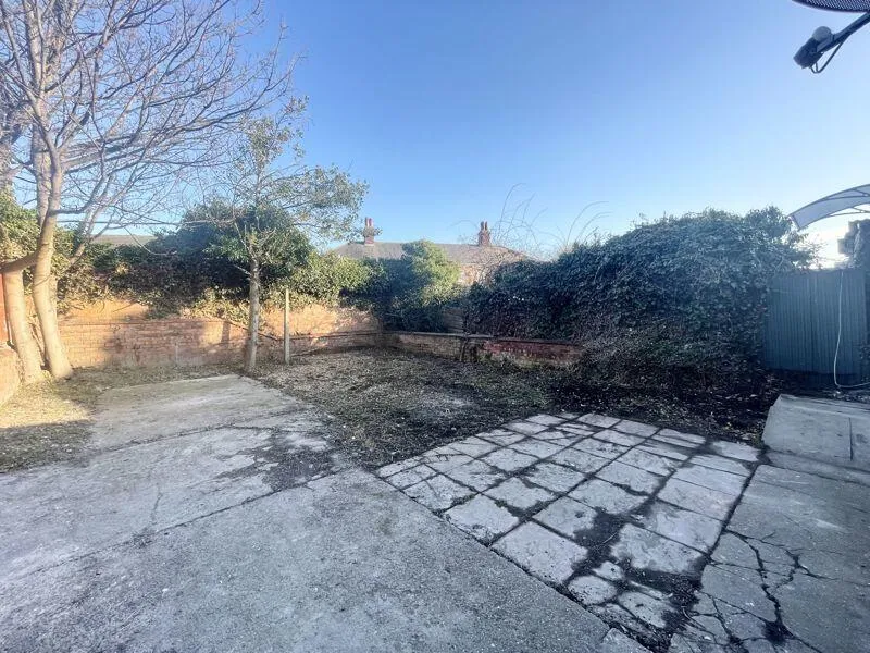 2 bed Commercial Property