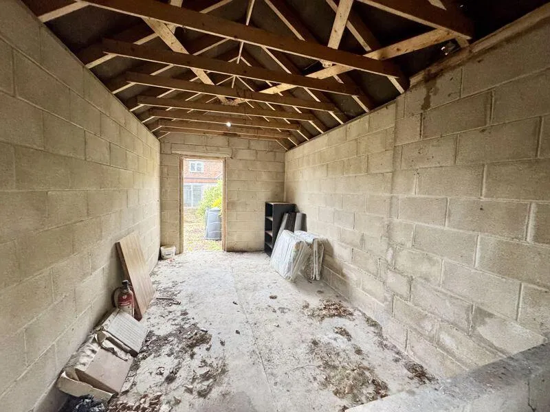 2 bed Character Property