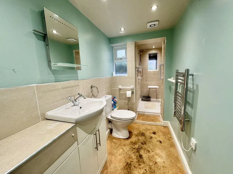 2 bed Character Property