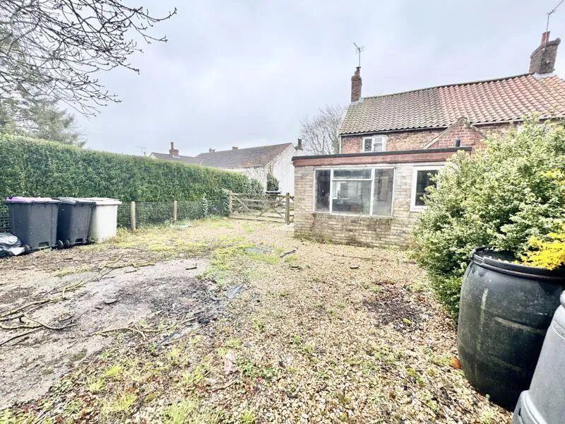 2 bed Character Property