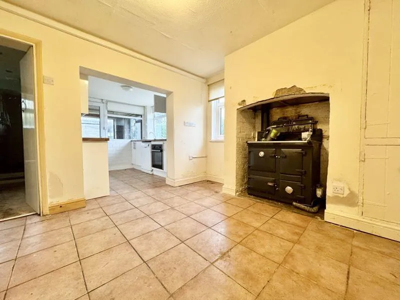 2 bed Character Property