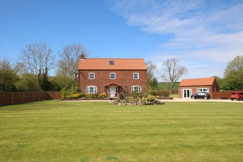 5 bed Detached