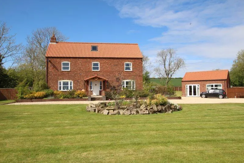 5 bed Detached