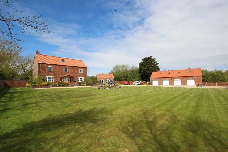 5 bed Detached