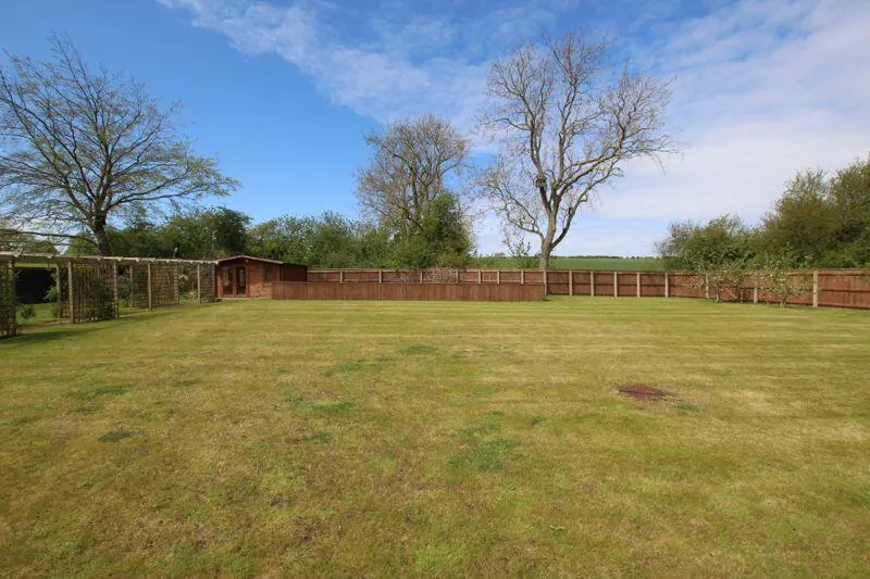 5 bed Detached
