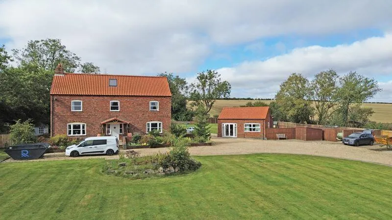 5 bed Detached