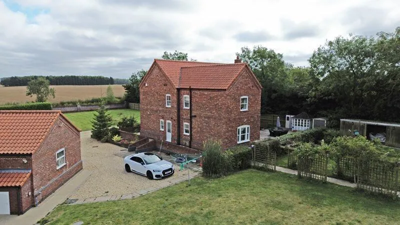 5 bed Detached