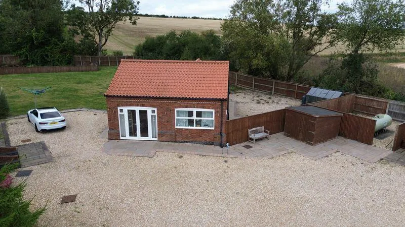 5 bed Detached