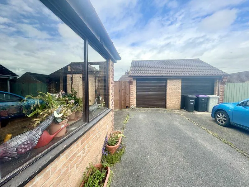 2 bed Detached Bungalow