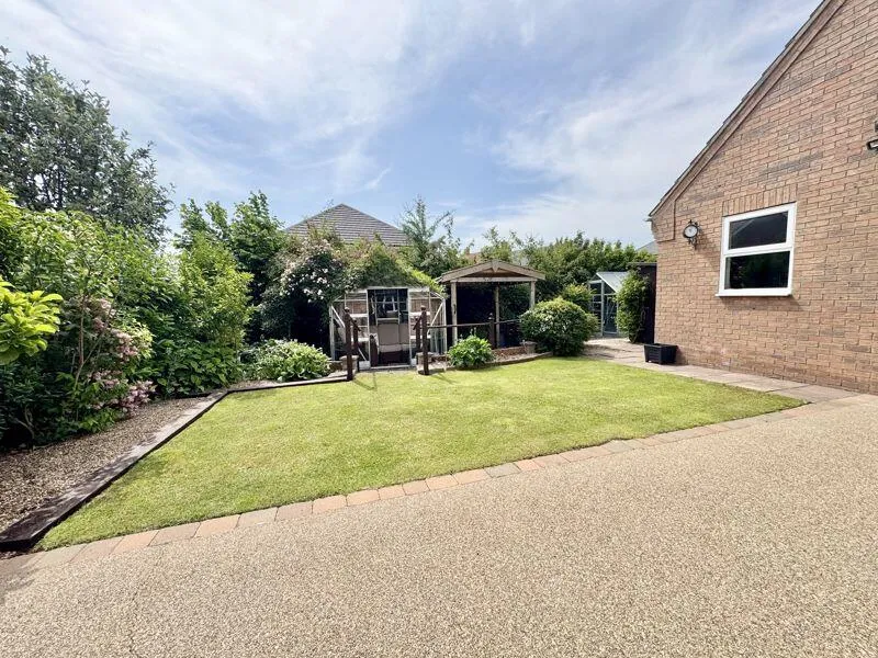 3 bed Detached Bungalow