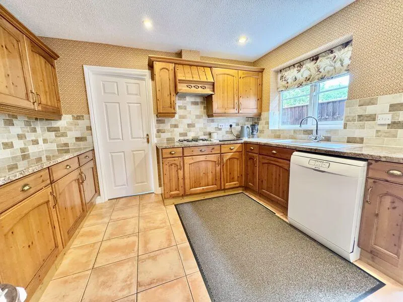 3 bed Detached Bungalow
