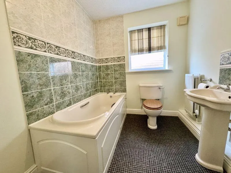 3 bed Detached Bungalow