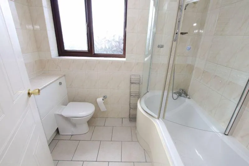 4 bed Detached