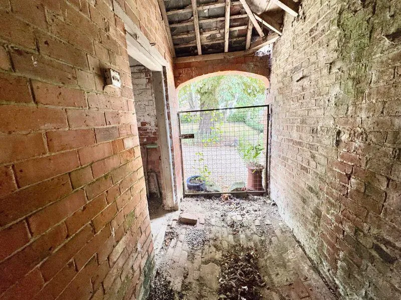 5 bed Barn Conversion