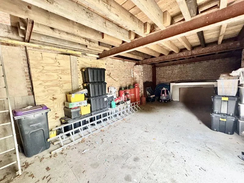 5 bed Barn Conversion