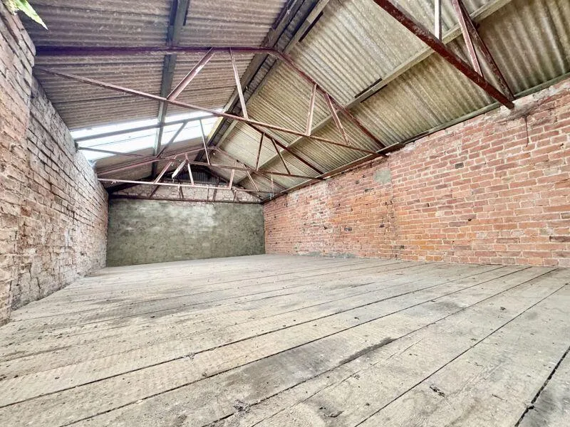 5 bed Barn Conversion