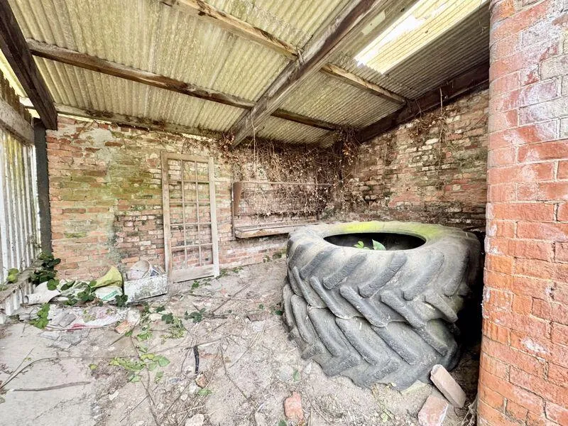 5 bed Barn Conversion