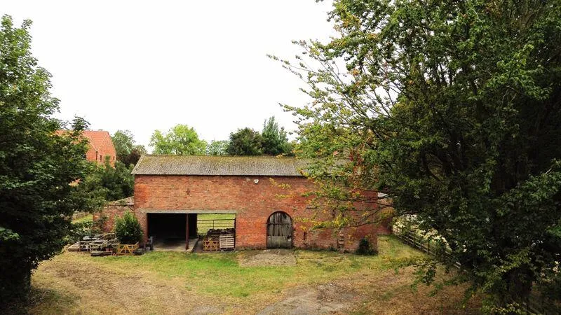 5 bed Barn Conversion