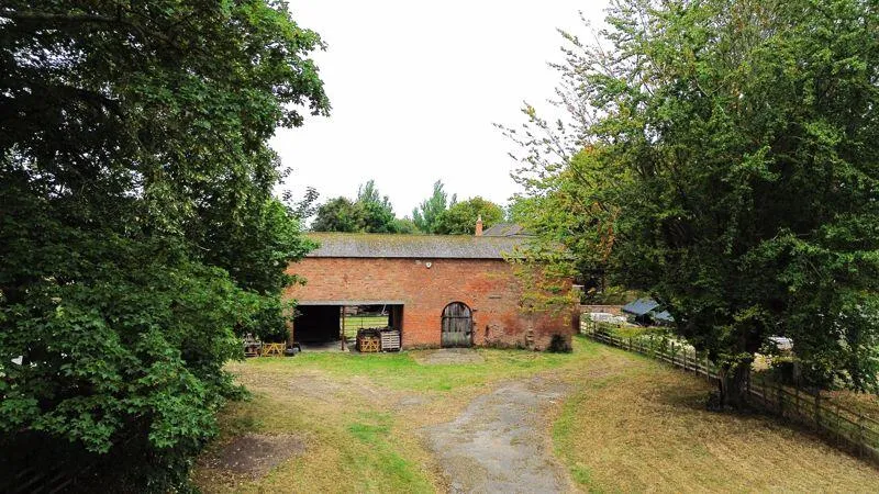 5 bed Barn Conversion
