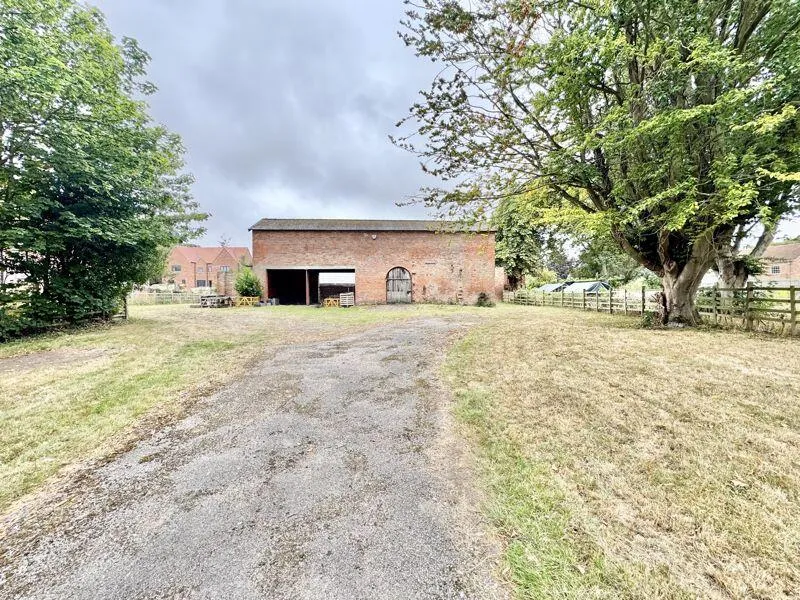 5 bed Barn Conversion